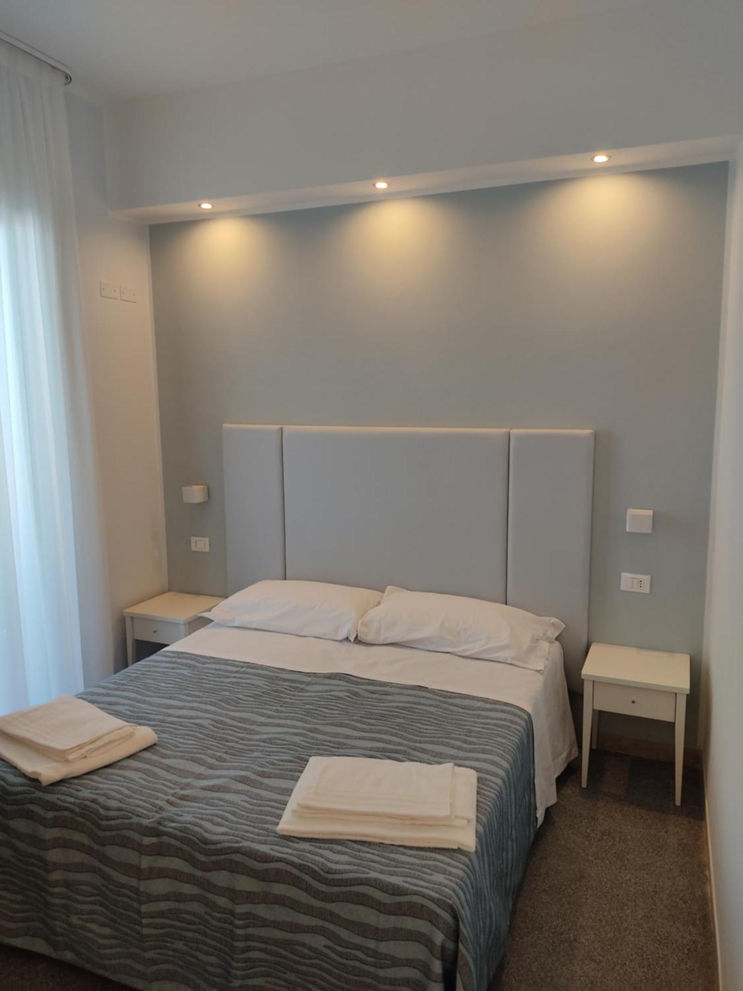 Hotel Caravel Park ريميني المظهر الخارجي الصورة