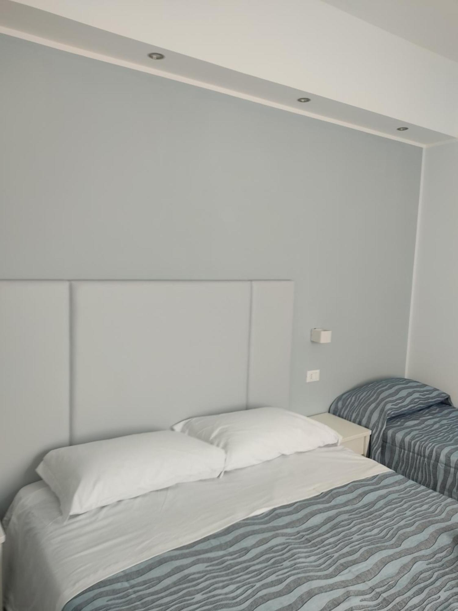 Hotel Caravel Park ريميني المظهر الخارجي الصورة