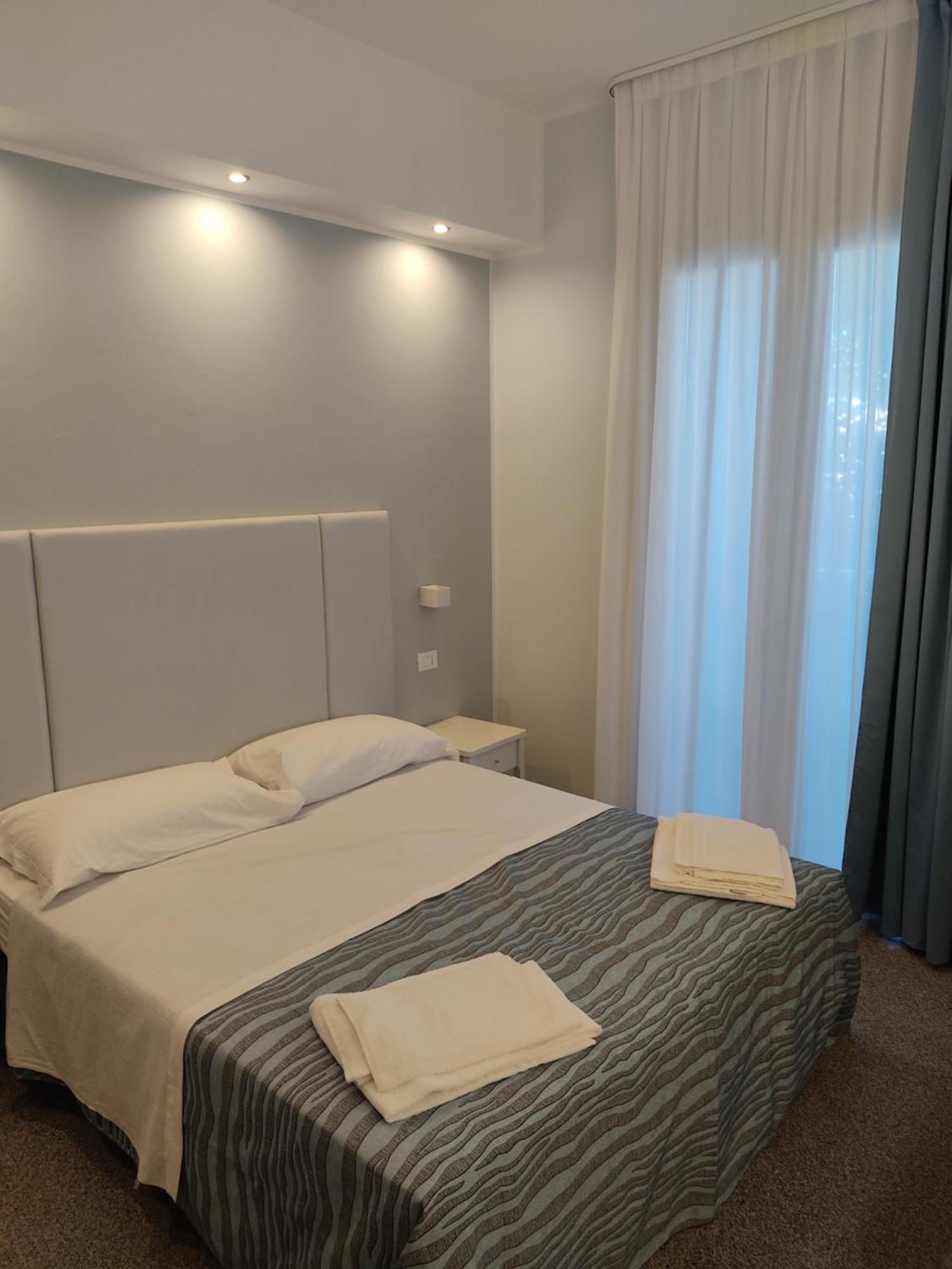 Hotel Caravel Park ريميني المظهر الخارجي الصورة