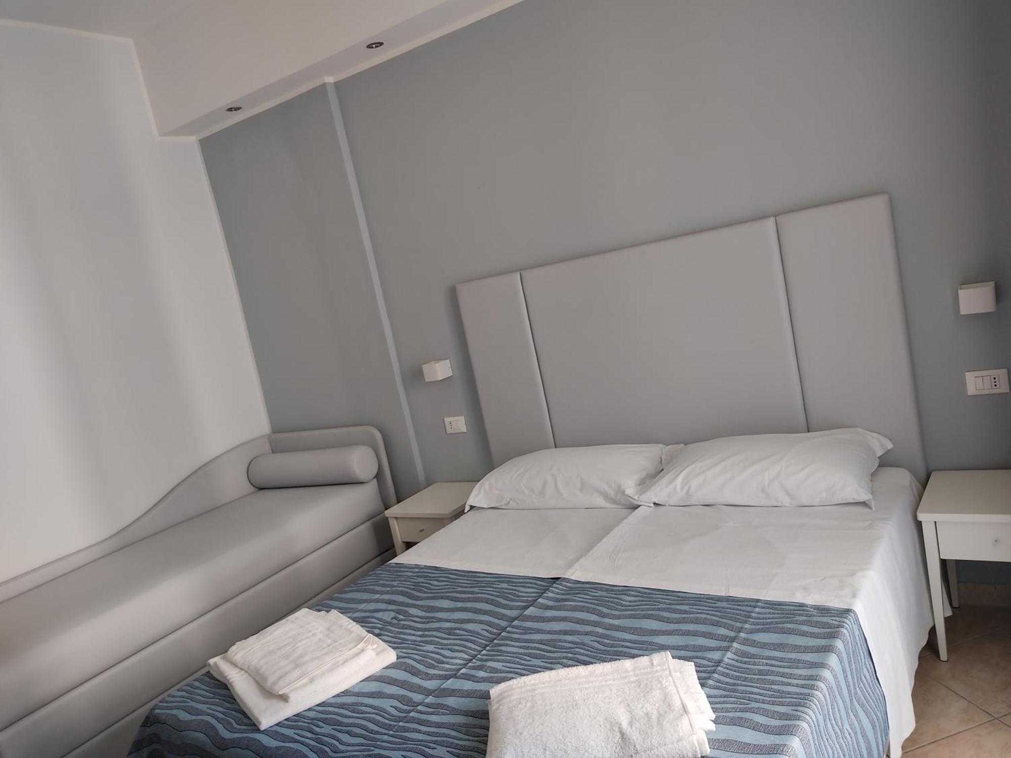 Hotel Caravel Park ريميني المظهر الخارجي الصورة